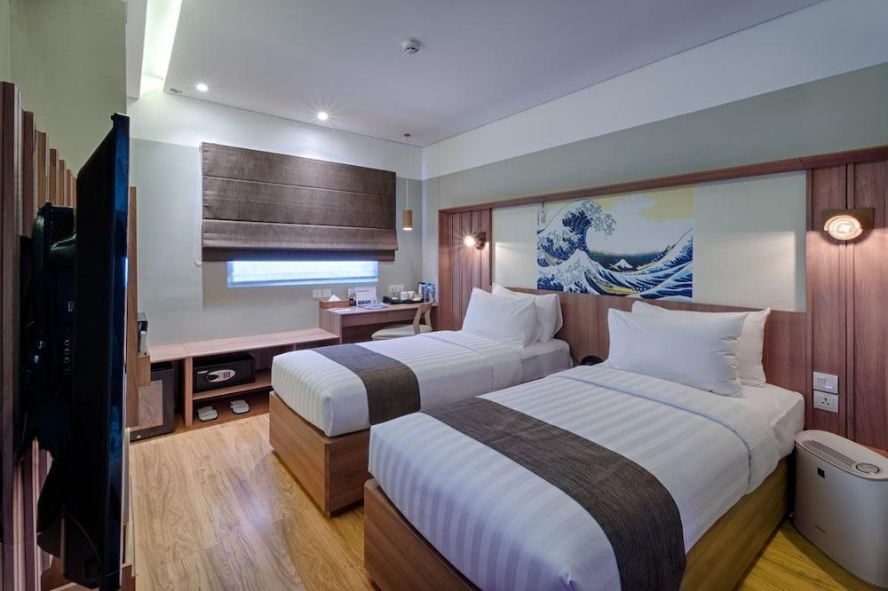 Kuretakeso Kemang Hotel Giacarta Esterno foto
