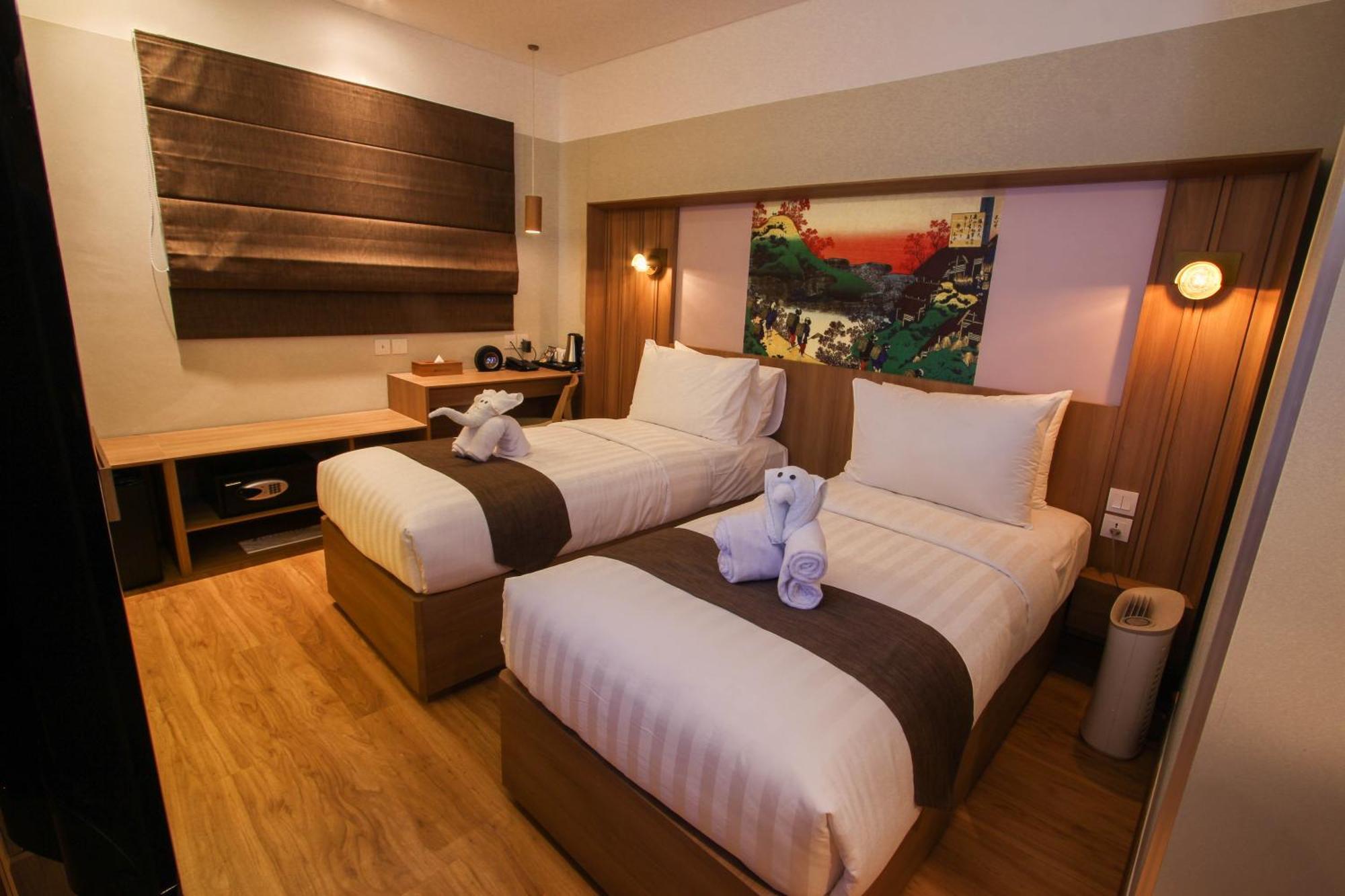 Kuretakeso Kemang Hotel Giacarta Esterno foto