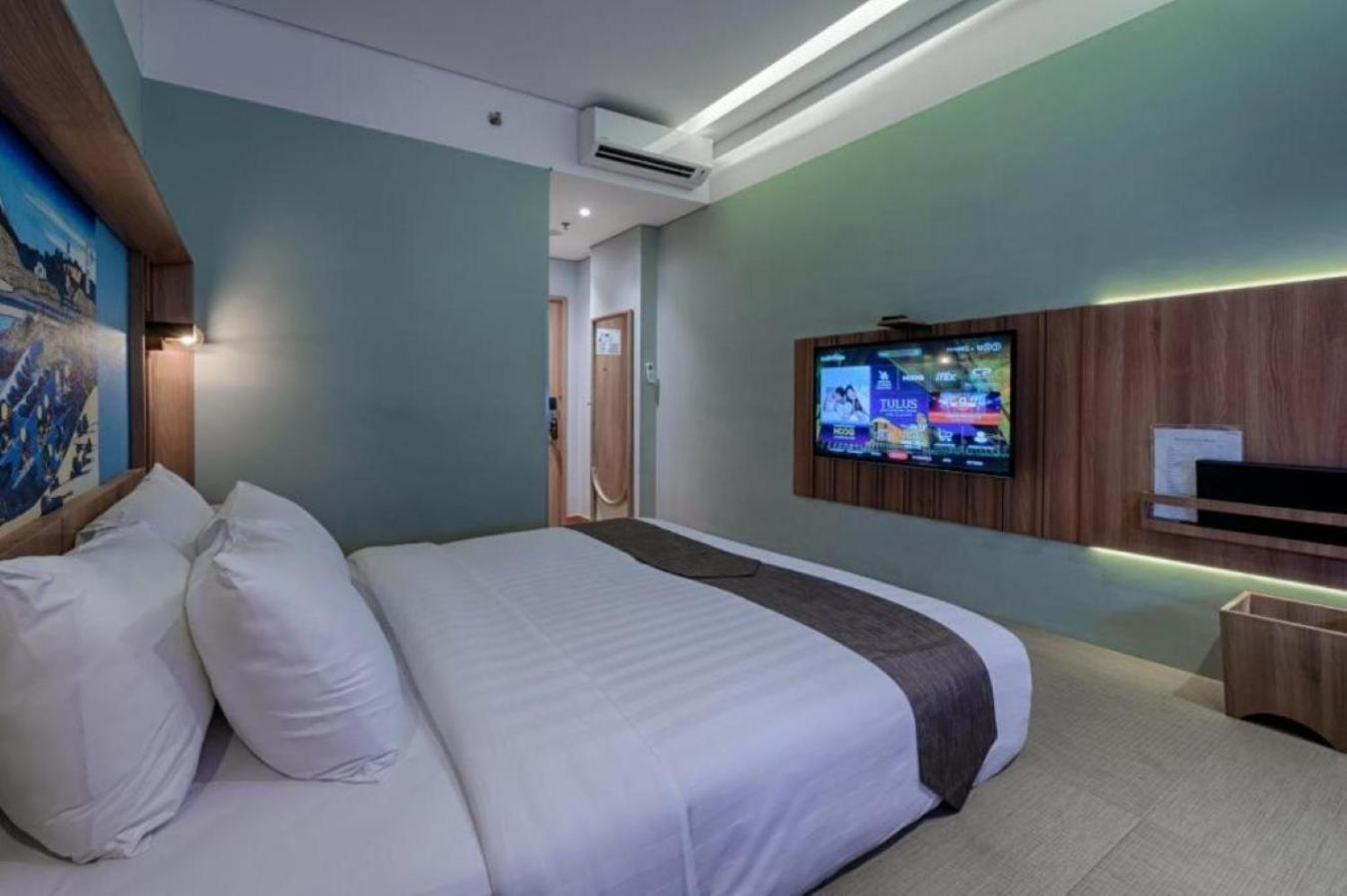 Kuretakeso Kemang Hotel Giacarta Esterno foto